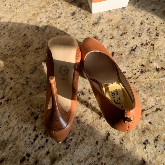 Women’s Michael Kors Shoes - Heels - Picture 5 of 7
